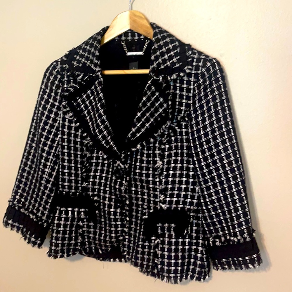 White House Black Market WHBM Size 4